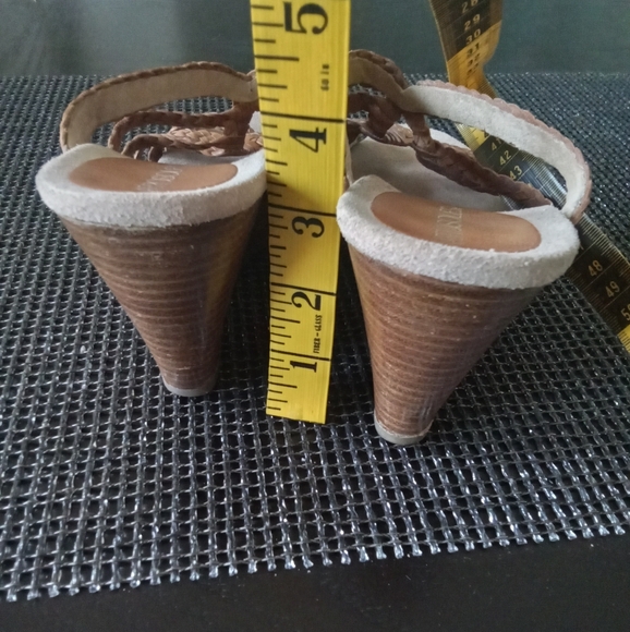 Aerosoles Tan Weave Wedge Heel Sandals 8.5 - Picture 7 of 11